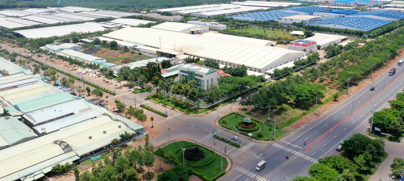 Một góc khu công nghiệp Đồng Xoài 1, nơi đang thu hút nhiều doanh nghiệp lớn trong và ngoài nước đầu tư.